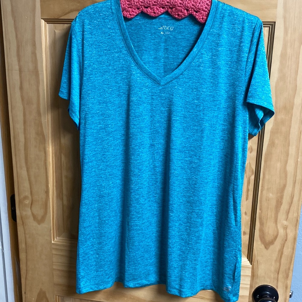 Athletic shirt